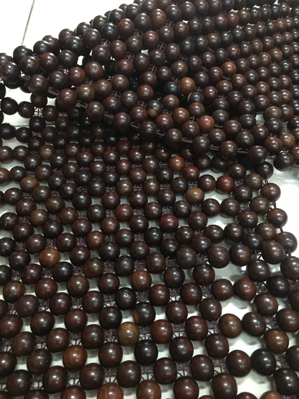 Đệm Lót Ghế Xe Ô Tô Hạt Gỗ Mun Cao Cấp Hạt 18ly ( Mian.vn )