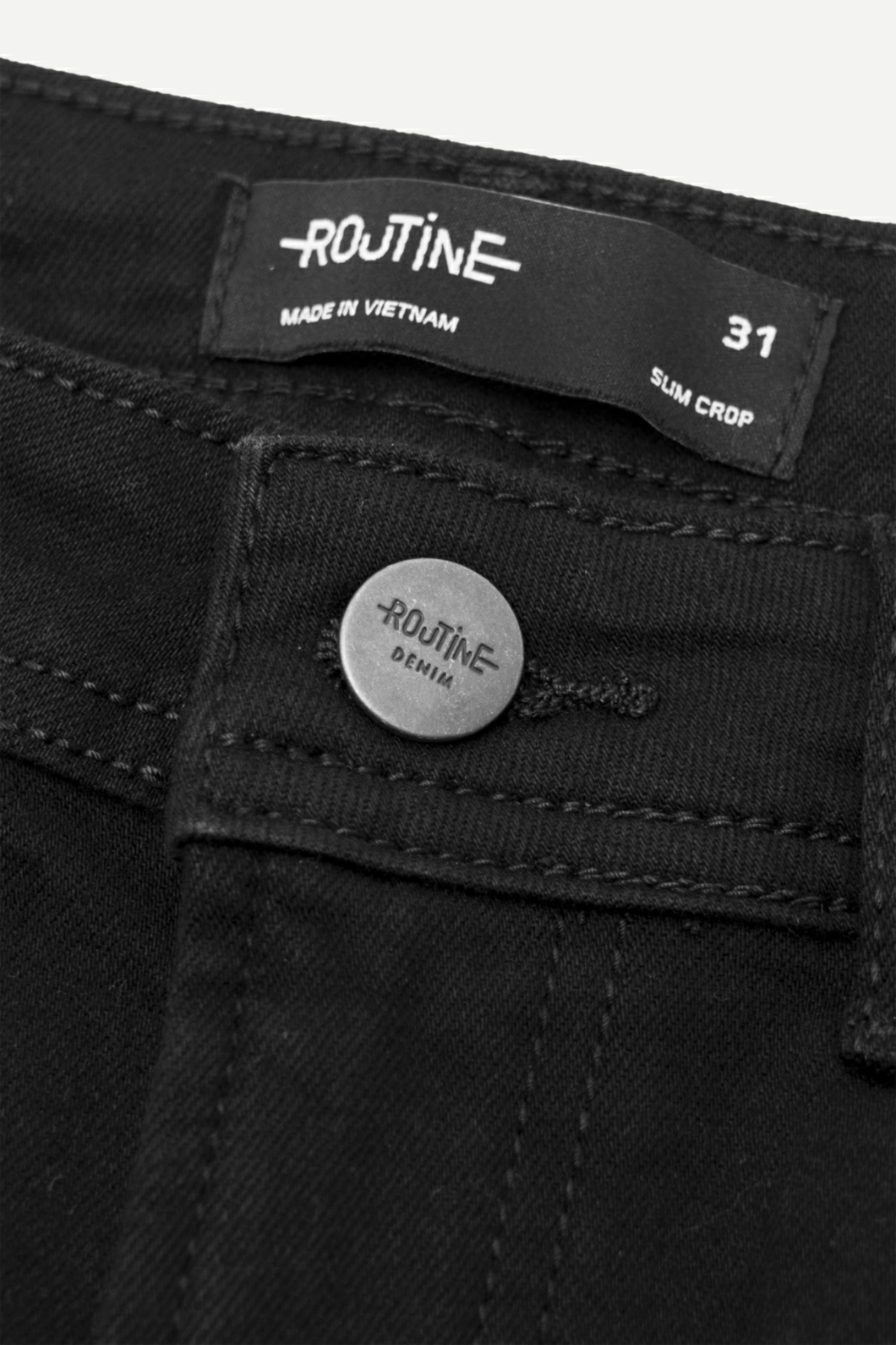 ROUTINE | Quần jean đen trơn form Slim Crop (chiều dài đến mắt cá chân) - 10S25DPA108C | ROUTINE CÀ MAU