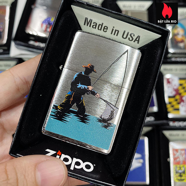 Bật Lửa Zippo 200 Catching A Fish Design