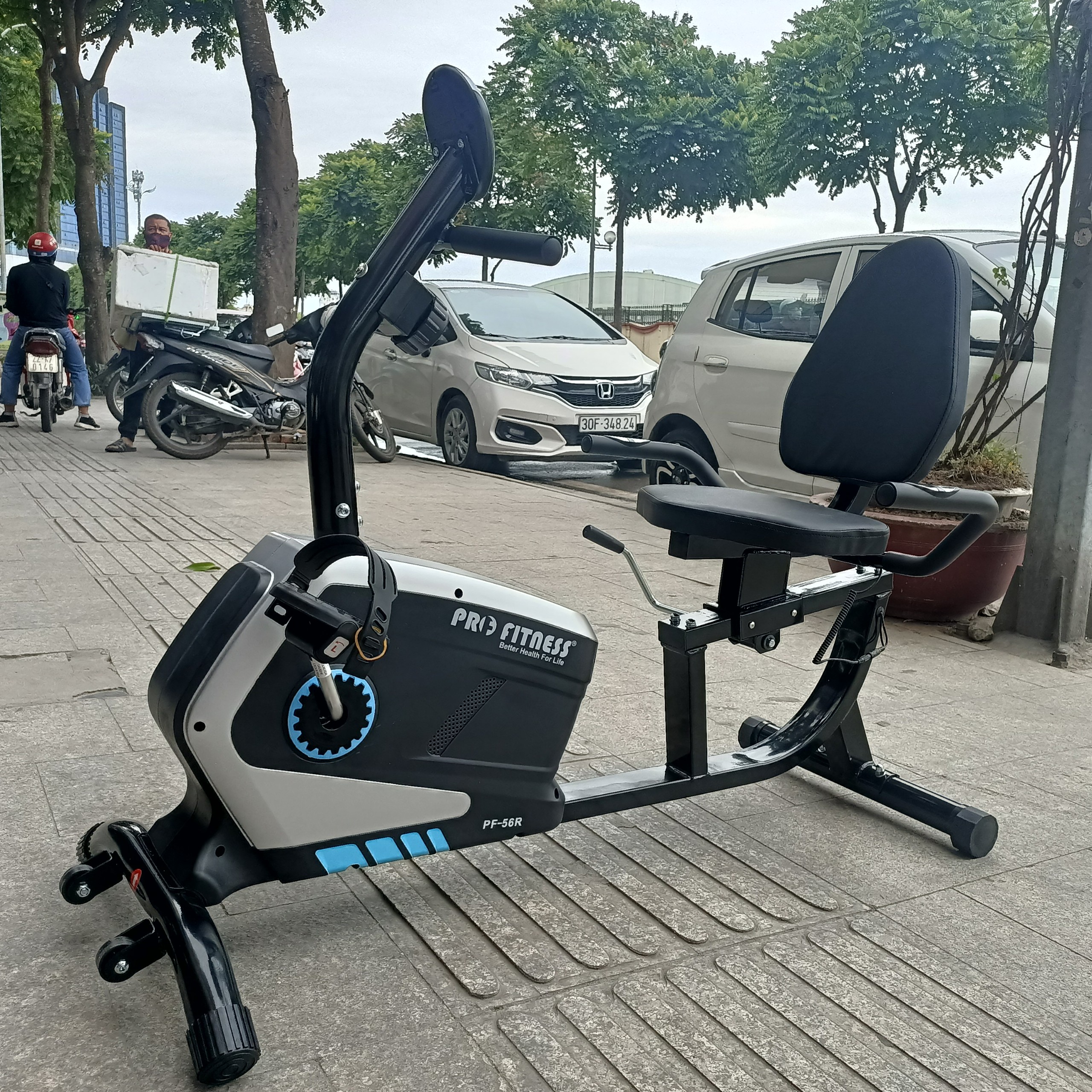 Xe đạp tập có ghế tựa lưng PF-56R Chính hãng Pro Fitness cho người già tập phục hồi chức năng