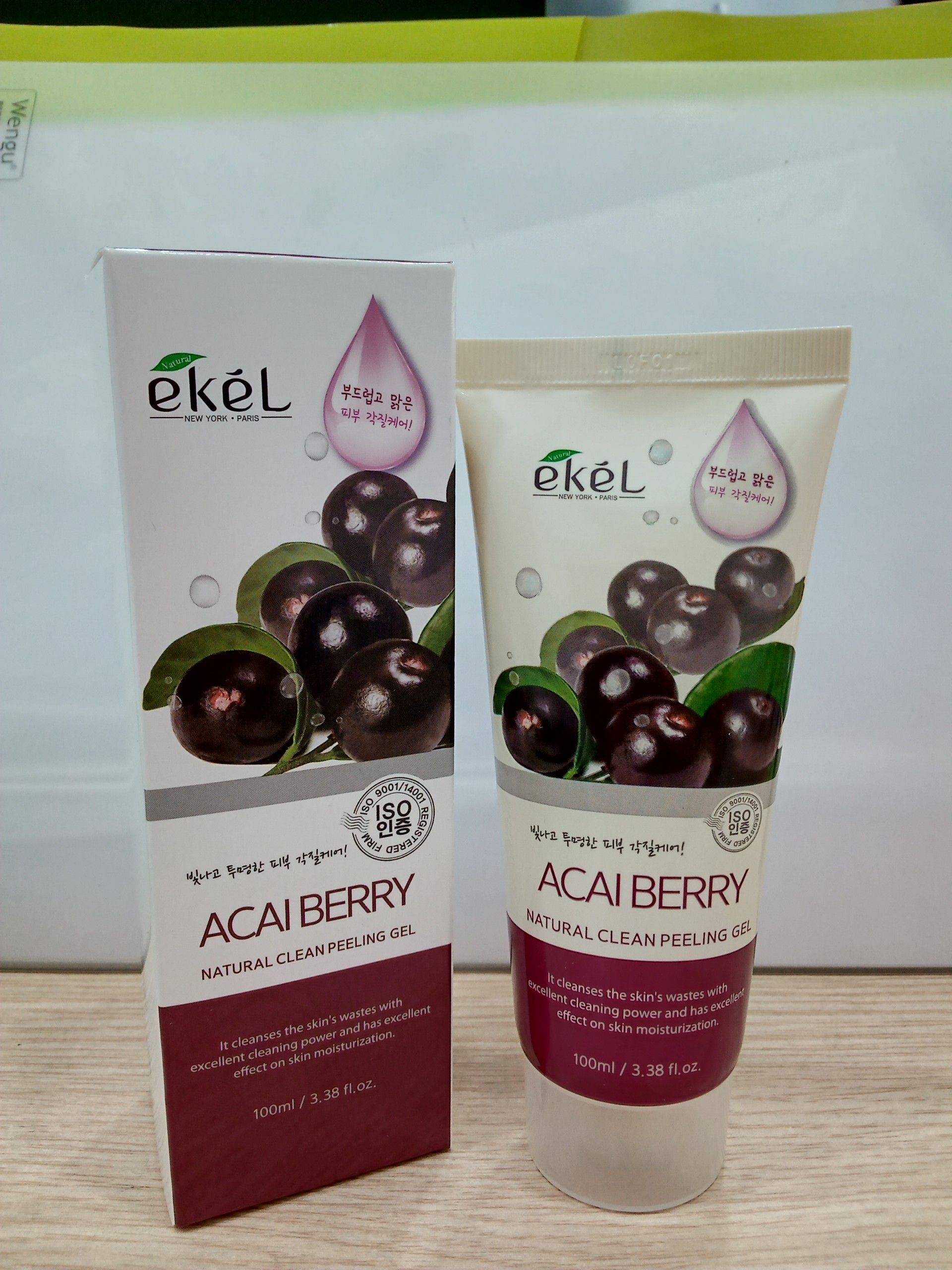 Gel Tẩy Tế Bào Chết Acai Berry- Ekel Natural Clean Peeling Gel Acai Berry 100ml (Tặng 2 mặt nạ Jant Blanc)