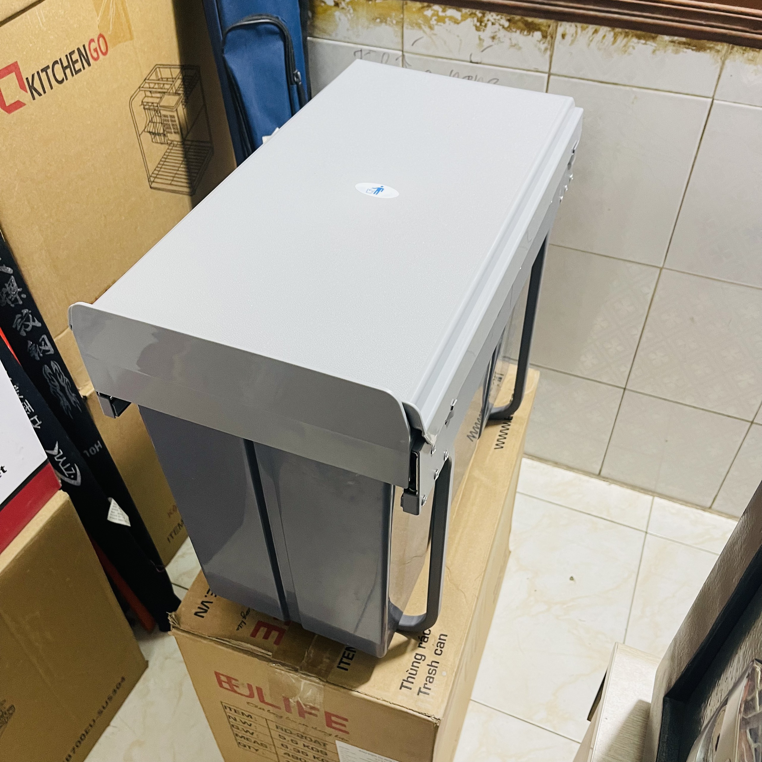 Thùng Rác Tủ Bếp Bếp 2 Ngăn Khoang 20L Ray âm giảm Chấn - Hiệu Eufle - Bảo Hành 10 Năm