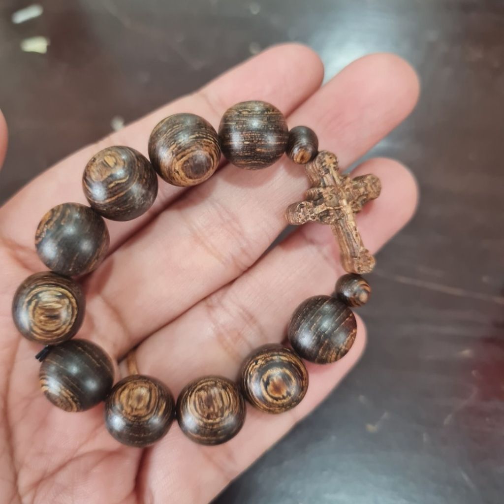 Vòng Tay Trầm Hương Tròn Đơn Sánh Chìm Nước- Trầm Hương Tự Nhiên-Mix Thánh Giá/ Tặng hộp Nhung
