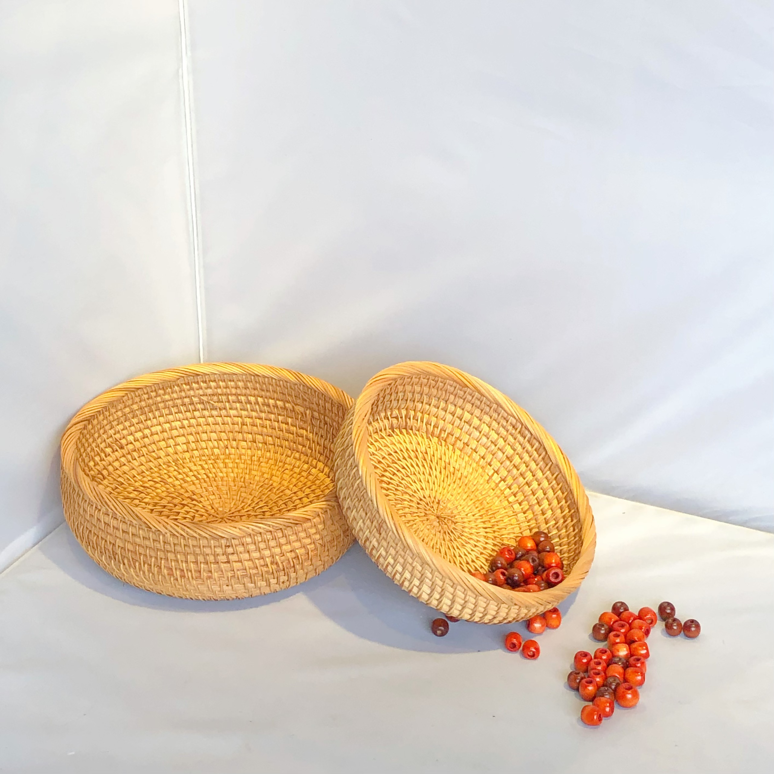 Khay mây viền tròn