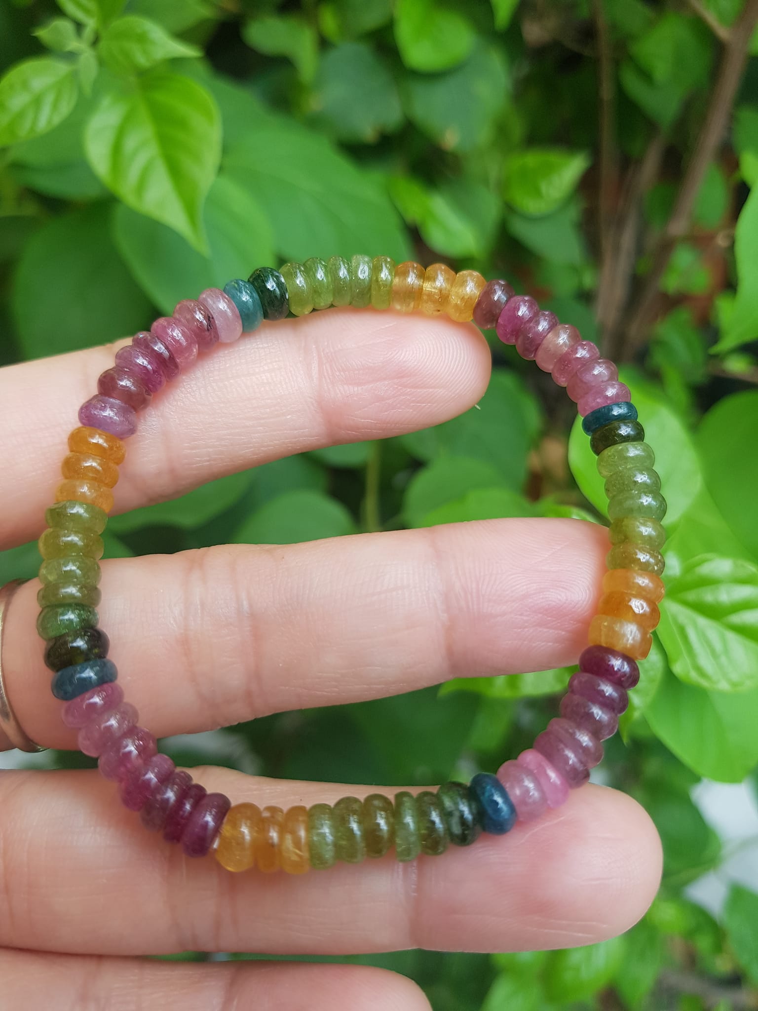 Vòng Tay Phong thủy may mắn Chất liệu Đá Tourmaline bánh xe đẹp tự nhiên màu đẹp Nữ tất cả các mệnh đeo vừa đẹp vừa xinh tốt cho sức khỏe ạ