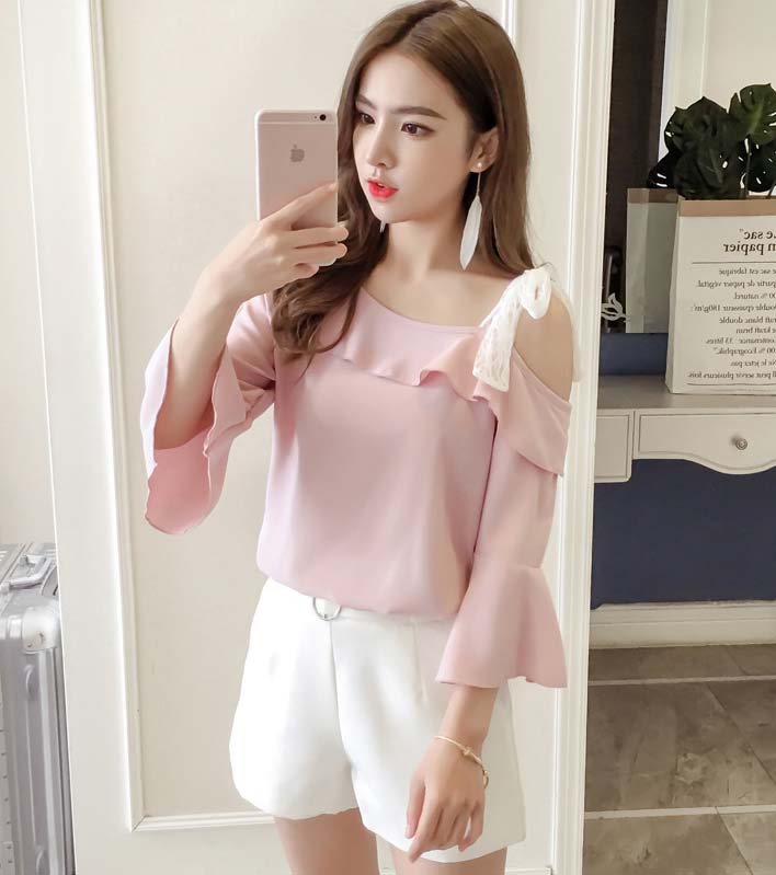 Áo lệch vai bèo tay chuông Mã: AK2260 - HỒNG