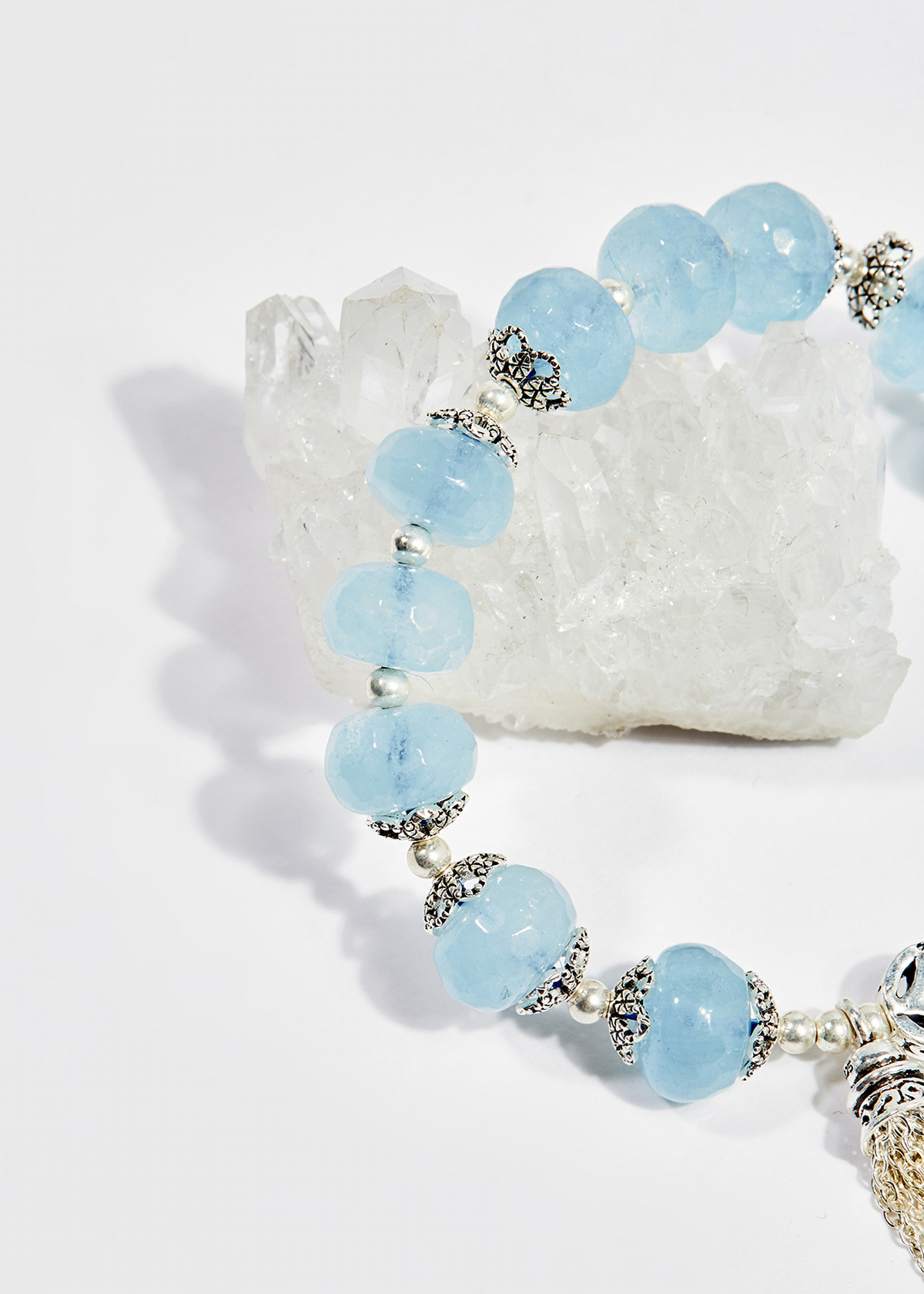 Vòng tay phong thủy nữ đá aquamarine charm voi 8mm mệnh thủy , mộc - Ngọc Quý Gemstones