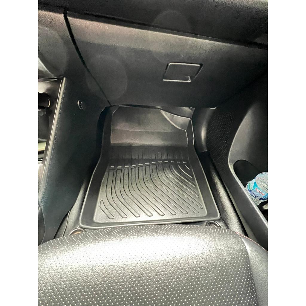 Thảm lót sàn xe ô tô Toyota Yaris 2014-2021 Nhãn hiệu Macsim chất liệu nhựa TPE cao cấp màu đen