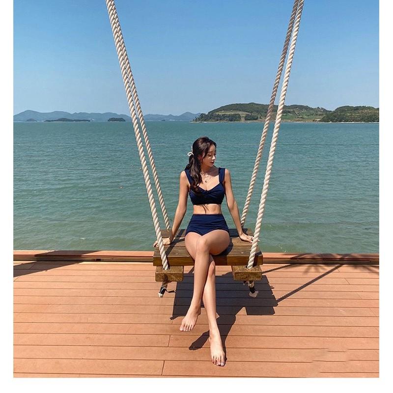 Bikini trơn 2 mảnh xoắn ngực