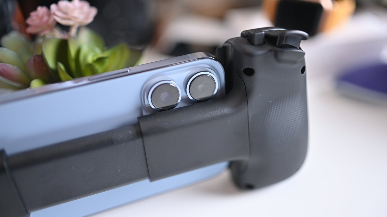 Tay cầm điện thoại Razer Kishi V2-Gaming Controller for iPhone