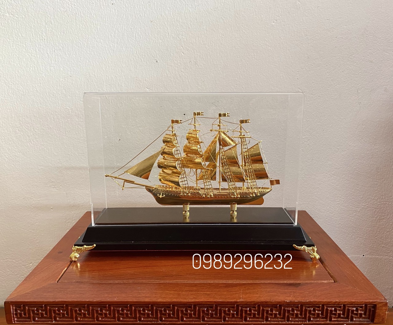 Mô hình thuyền buồm mạ vàng 24k đẹp