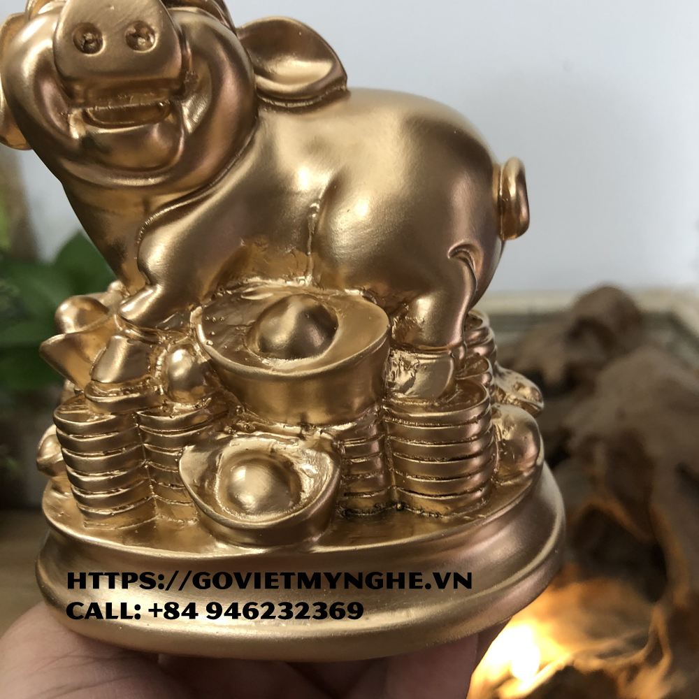 Tượng đá con Heo tượng đá trang trí phong thủy bàn làm việc cho tuổi Hợi - Chiều cao 11cm - Màu nhũ đồng