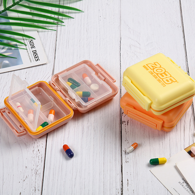 Hộp Nhựa Đựng Thuốc Cầm Tay Mini - Giữ Thuốc Luôn Khô Ráo Tránh Ẩm Ướt Màu Ngẫu Nhiên