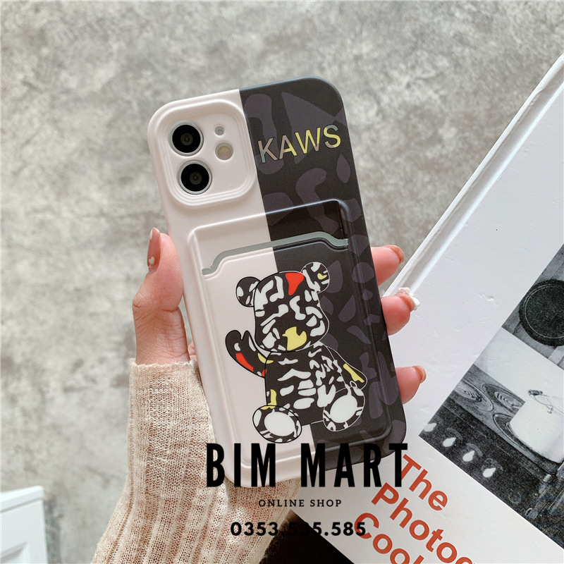 Ốp lưng chú gấu bụng phệ Bearbrick Cho iPhone 7 Plus/8 Plus/X/Xs/Xs Max/11/11 Pro/11 Pro Max/12/12 Pro/12 Pro Max/13/13 Pro/13 Pro Max kèm khay đựng thẻ ATM