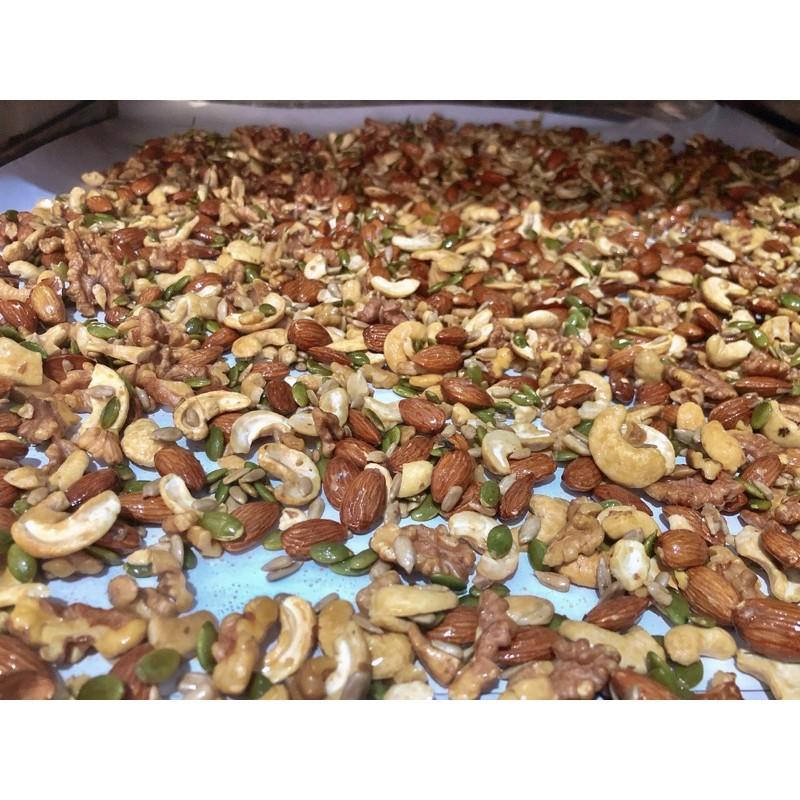 500GR GRANOLA - NGŨ CỐC ĂN KIÊNG 70% HẠT 30% YẾN MẠCH(có mật ong)