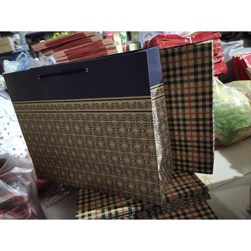Túi giấy kraft đựng quà tặng, túi ngang kt 42x 34x 13.5 cm