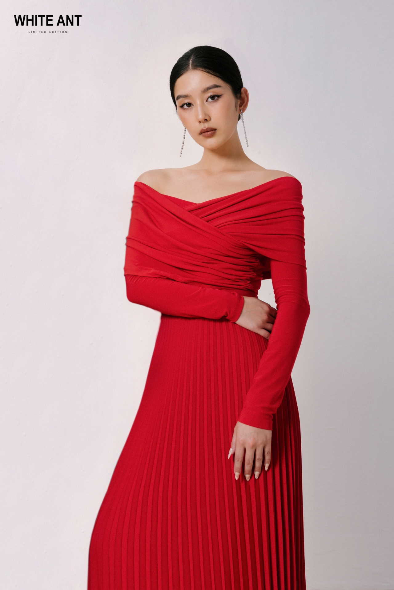 Áo Sơ Mi Trễ Trai Nữ White Ant PANDORER KNIT TOP Hàng Thiết Kế Cao Cấp 170300227