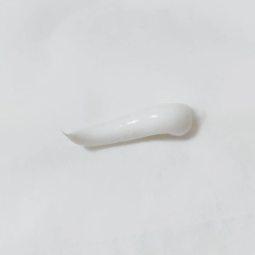 Sữa Rửa Mặt Sạch Sâu Chiết Xuất Lá Trà Xanh Kracie Naive Face Wash 130g