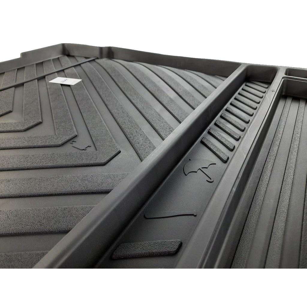 Thảm lót cốp xe VOLKSWAGEN TIGUAN L (2016-đến nay) nhãn hiệu Macsim 3W chất liệu TPE cao cấp màu đen