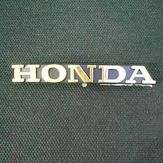 Tem logo Honda