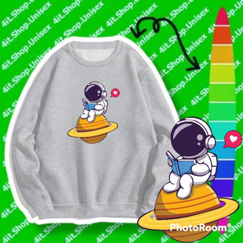 Áo sweater - Áo nỉ bông tay dài UNISEX Phi Hành Gia đọc sách Nam Nữ đều mặc được