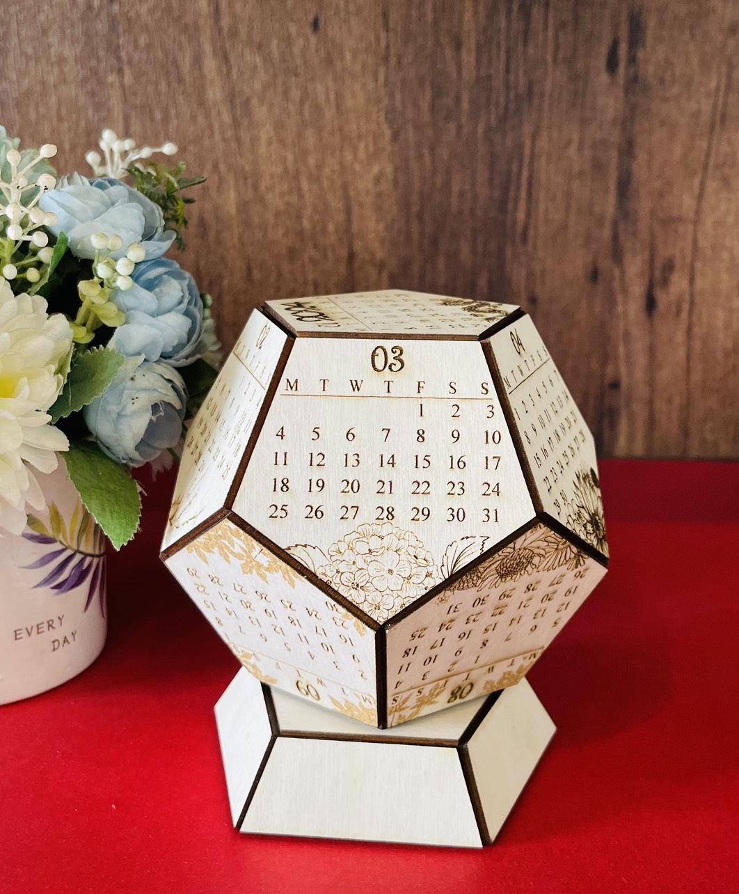 LỊCH CẦU GỖ 12 CẠNH NĂM 2024