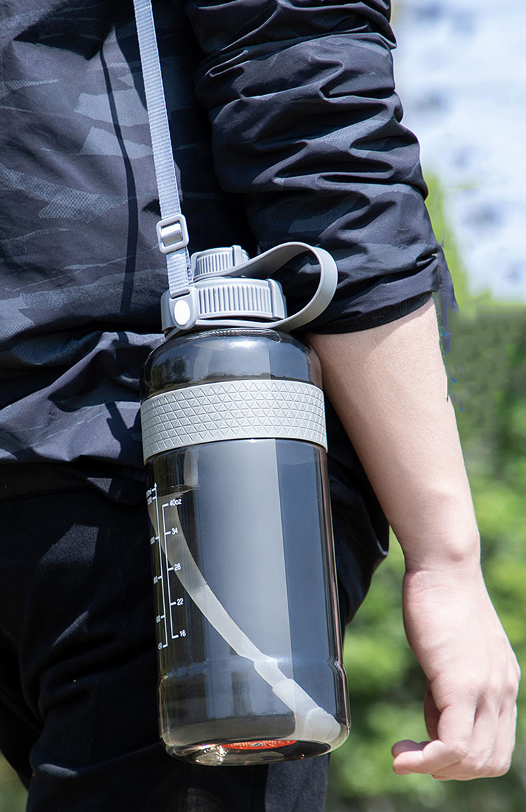 Bình đựng nước thể thao kèm ống hút tiện dụng dung tích 1000ml