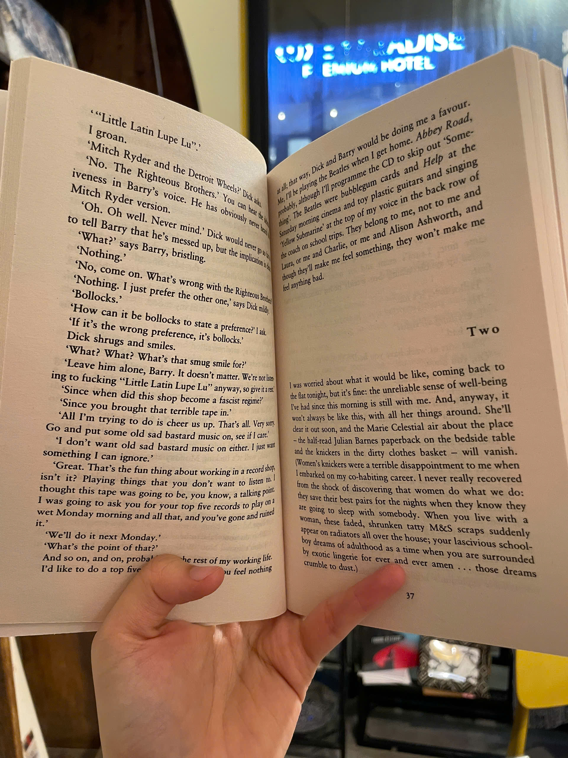 Sách - High Fidelity by Nick Hornby | Contemporary Fiction / Music / Humor / Ngoại văn Nhập khẩu