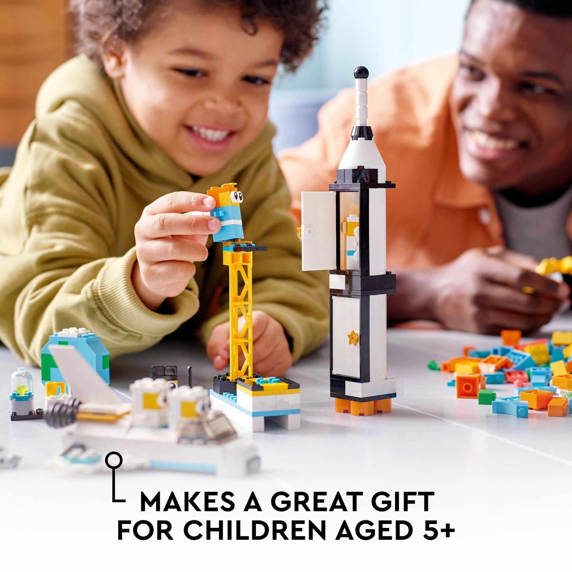 LEGO Classic 11022 Bộ lắp ráp sáng tạo chủ đề không gian