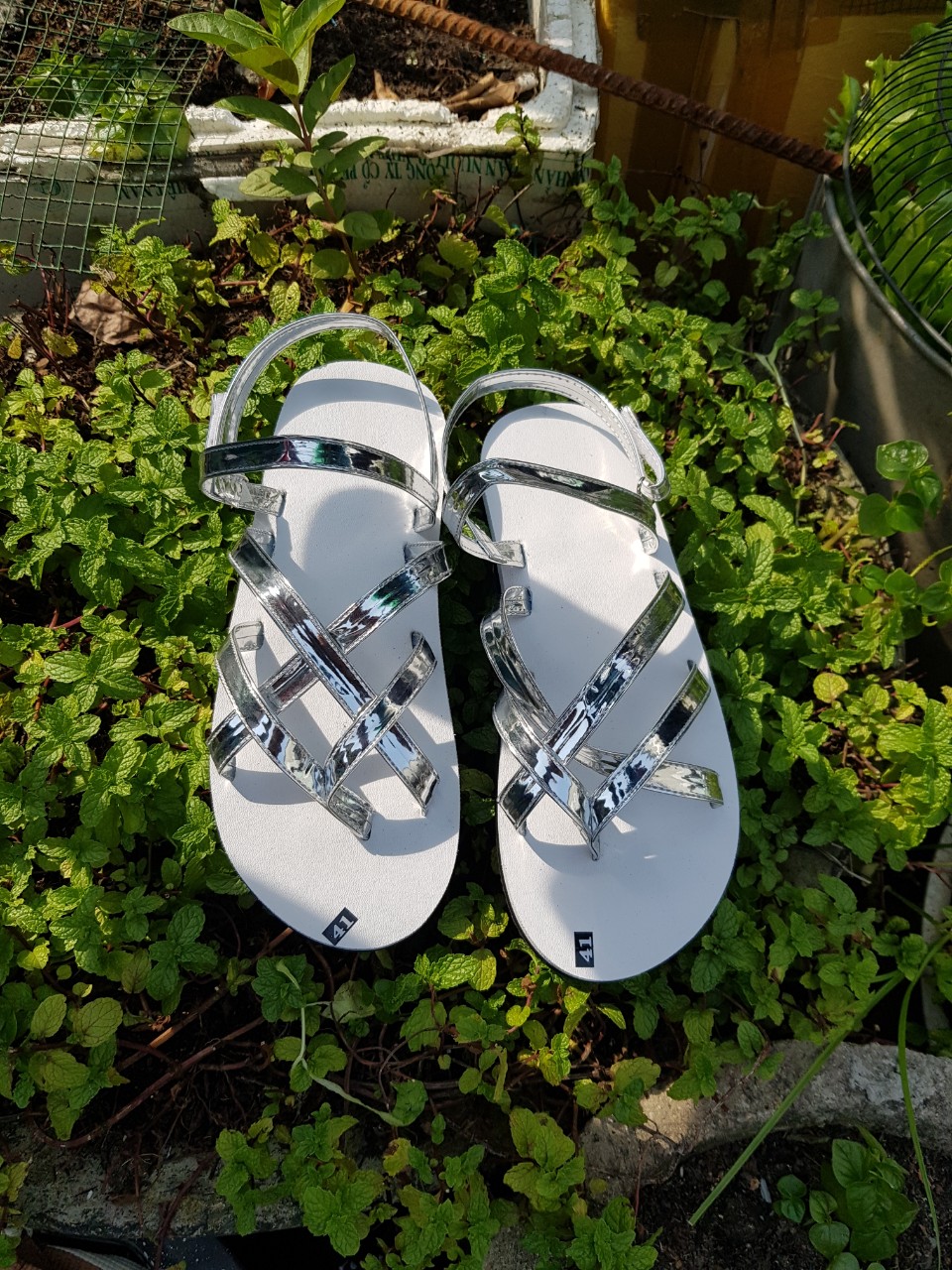 sandals nữ đế trắng quai bạc ( A 21 bạc ) size có từ 34 nữ đến 42 nữ có đủ màu đủ size nhắn tin chọn thêm