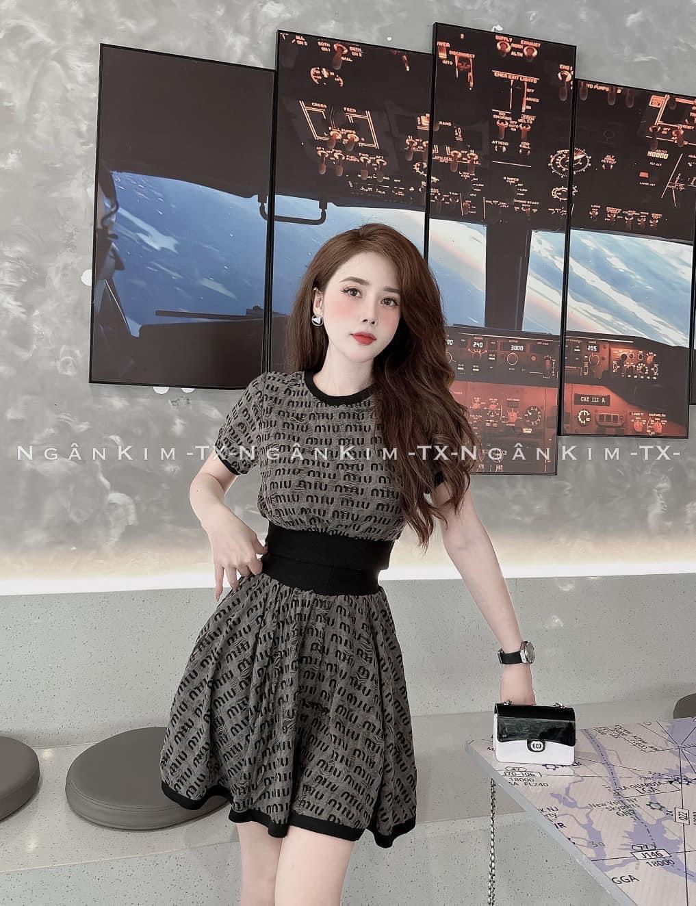 SET ĐI CHƠI, SET 2 MÓN ÁO CROPTOP TAY NGẮN BO EO PHỐI CHÂN VÁY NGẮN XÒE CỰC KUTE