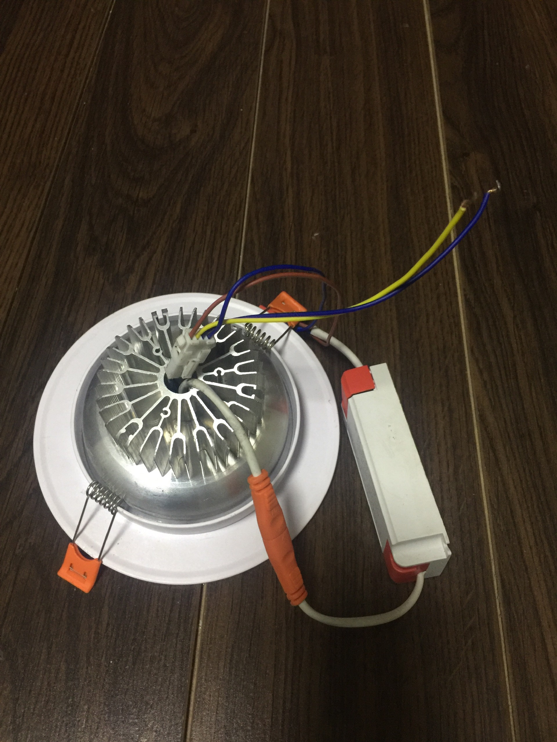Đèn Led Âm Trần Cảm Biến Chuyển Động Ánh Sáng 7W Lỗ Khoét D90mm 220V