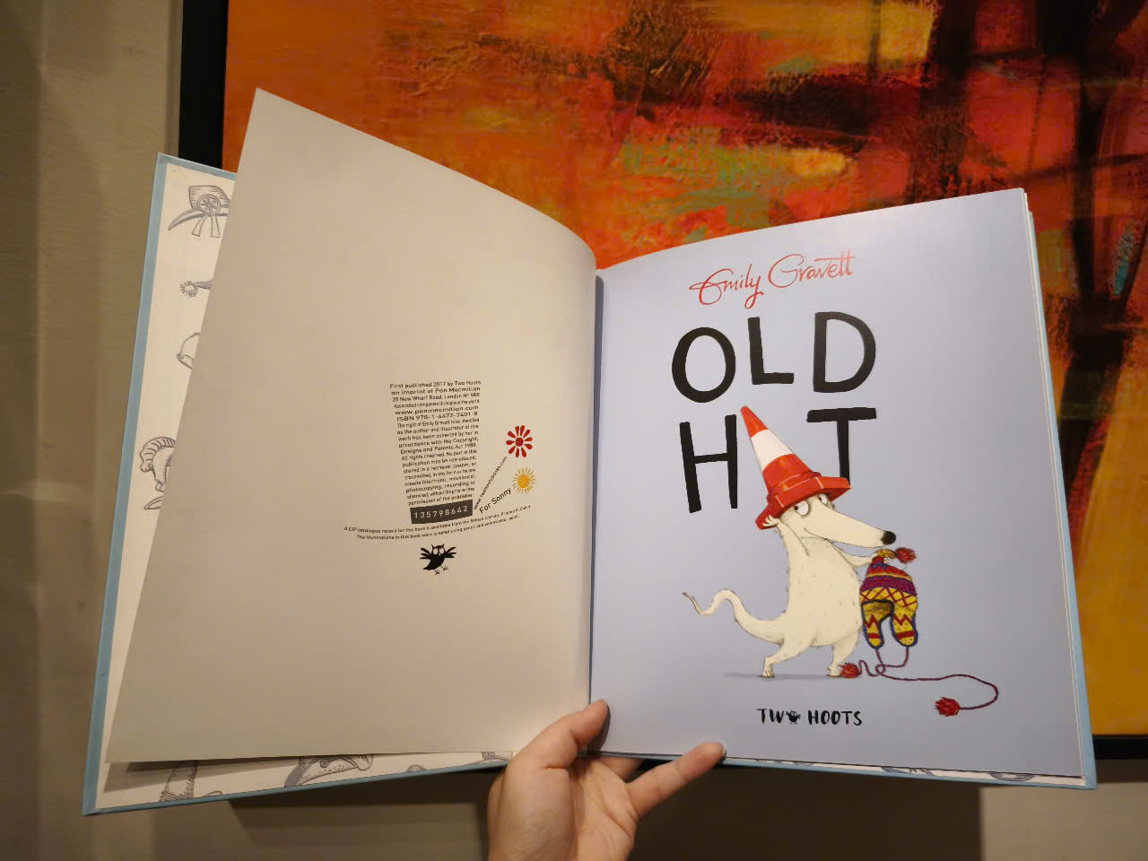 Sách - Old Hat by Emily Gravett - Picture Books / Childrens in English