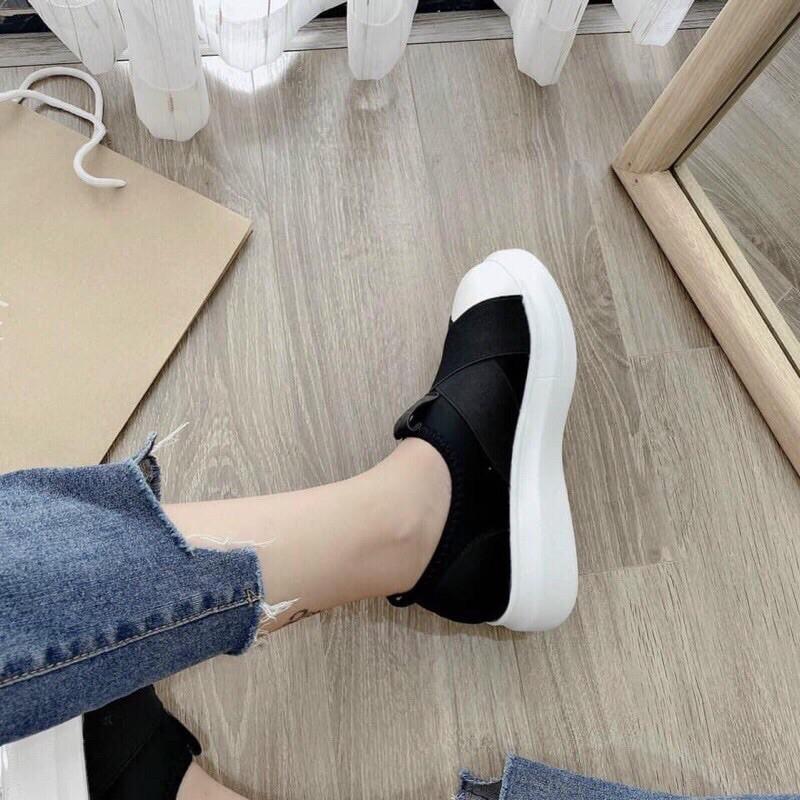 Giày slip on nữ chun chéo đen trắng