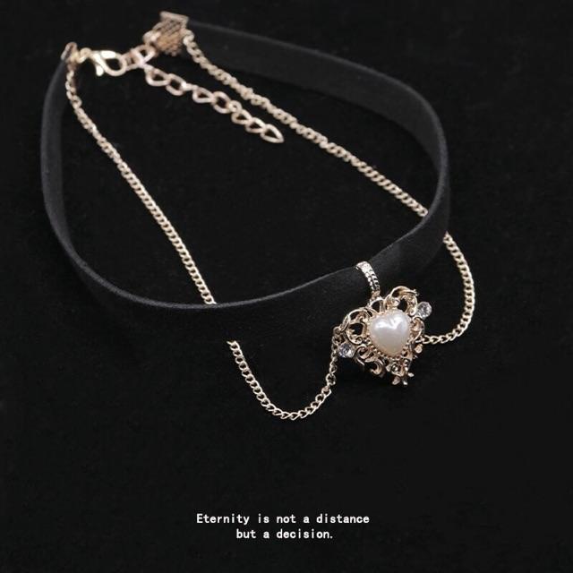 Vòng cổ trái tim nữ cổ điển