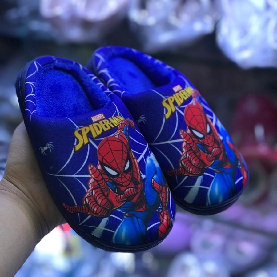 Dép bông cho bé trai đi trong nhà lót lông siêu mềm đế cao su dẻo chống trơn họa tiết siêu nhân spiderman thời trang D46