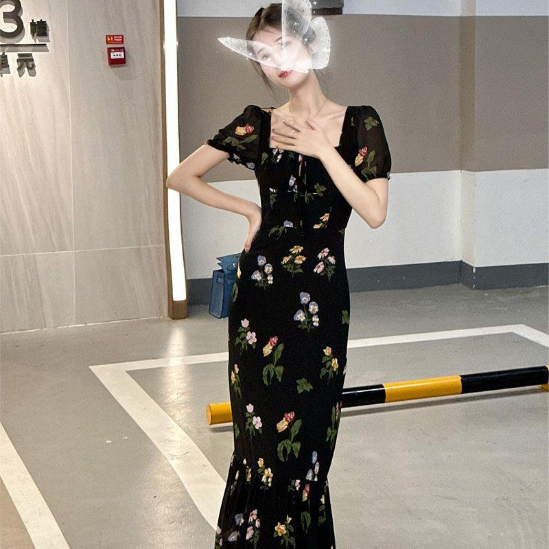 DONGSHOP Pháp Vintage vuông cổ in tay áo ngắn đuôi cá đầm nữ tính siêu tiên váy dài màu đen hoa chiffon đầm