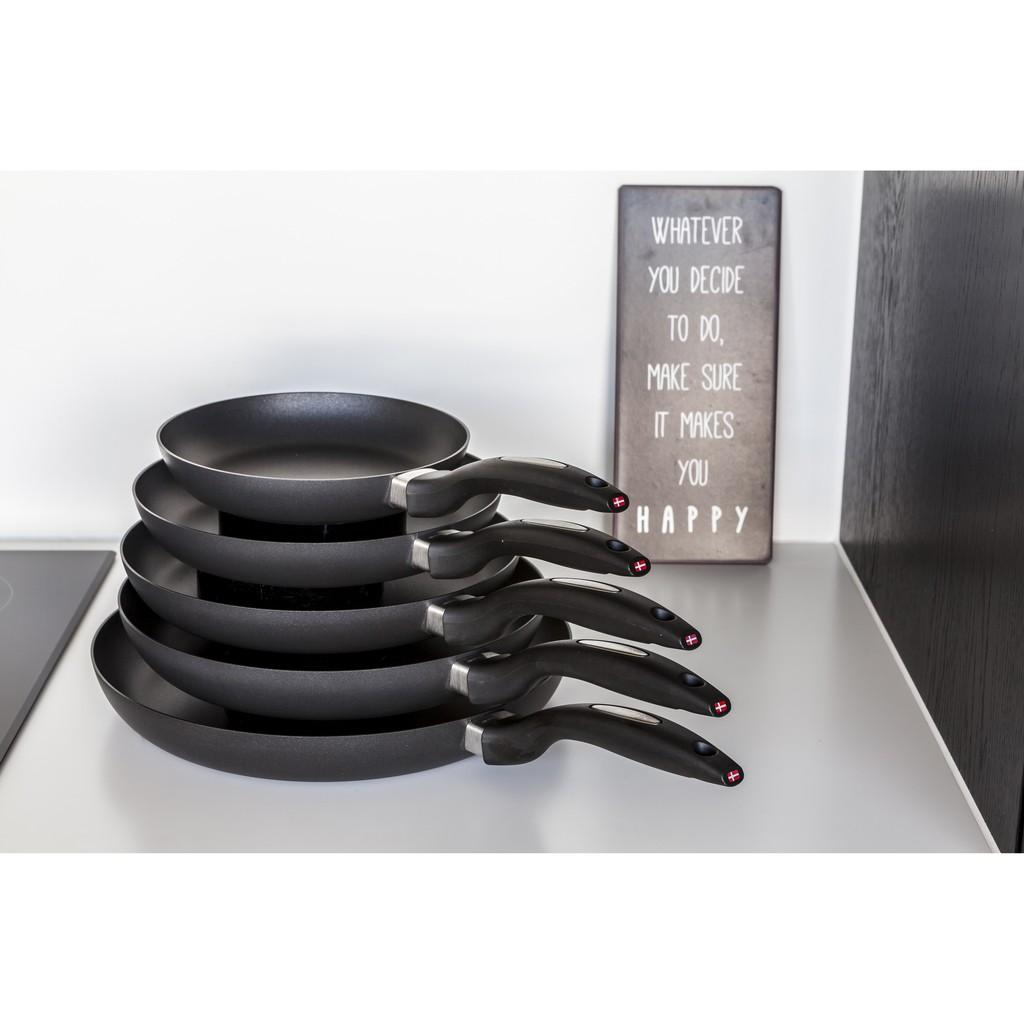 Chảo chống dính đáy từ cao cấp IQ 24cm, an toàn sức khỏe, bảo hành chống dính 3 năm, sản xuất Đan Mạch 64002400