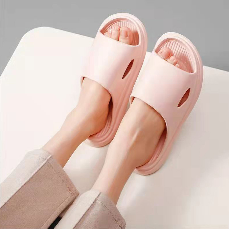 Dép xốp sọc đi trong nhà , trong văn phòng, nhà tắm ,  chống trơn trượt ,chống thấm nước , êm nhẹ ,mang lại cảm giác thoải mái cho người sử dụng