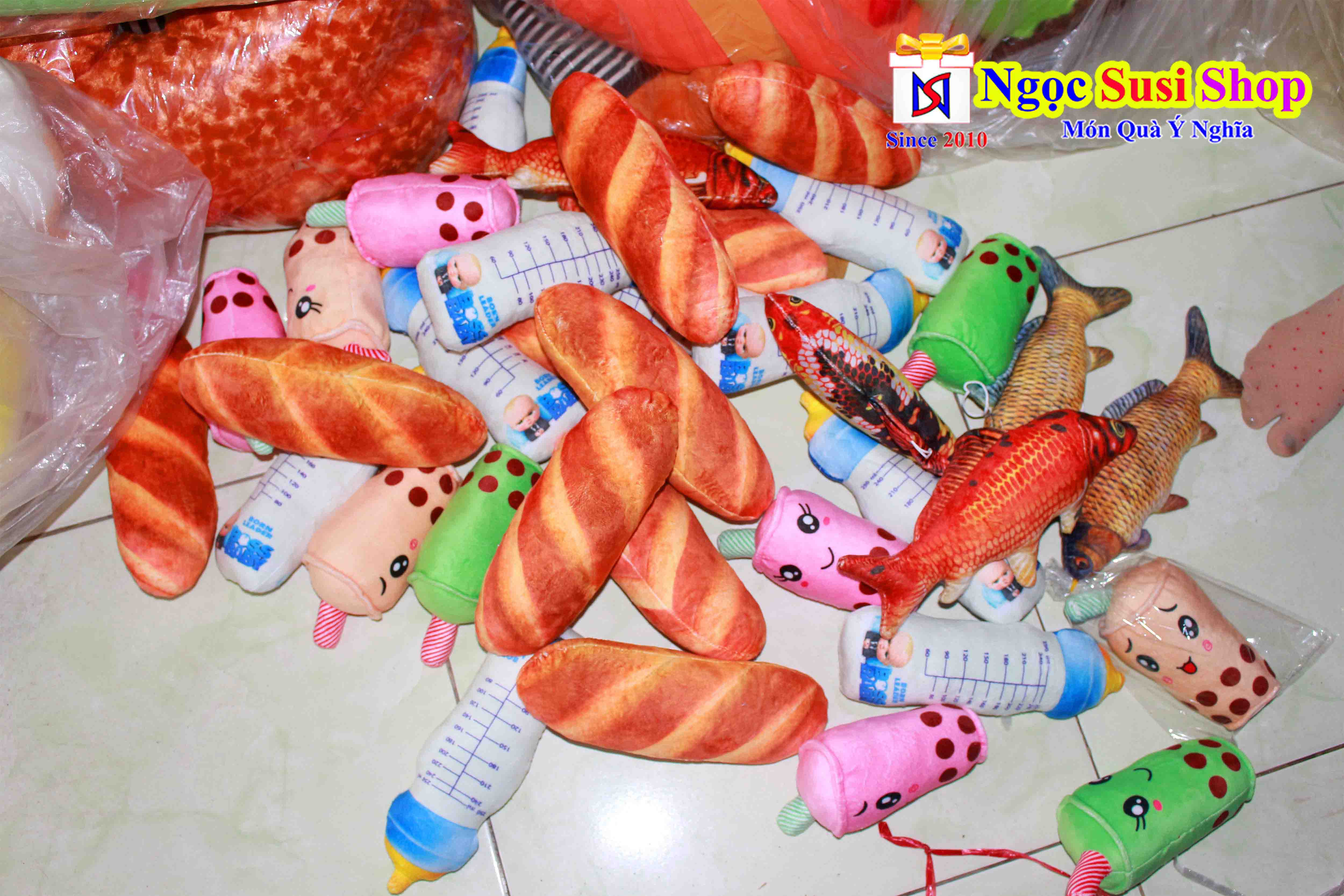 GẤU BÔNG BÁNH MÌ , BÌNH SỮA , CÁ CHÉP ,TRÀ SỮA NHÍ
