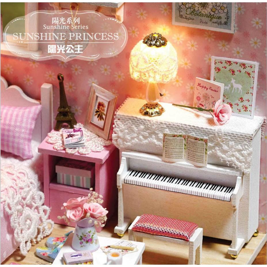 Mô hình nhà búp bê Cute Room - phòng ngủ màu hồng Sunshine Princess có đàn piano trắng