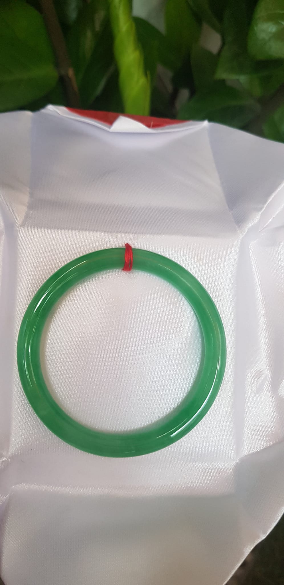 Vòng cẩm thạch Đậu Lý AI CN 53mm Ni 53mm x cọng 7mm Màu xanh Ngọc Đậm đều bóng đẹp xinh xắn Hợp Nữ mệnh Mộc mệnh Hỏa mệnh Thủy 52kg-56kg đeo đẹp ạ