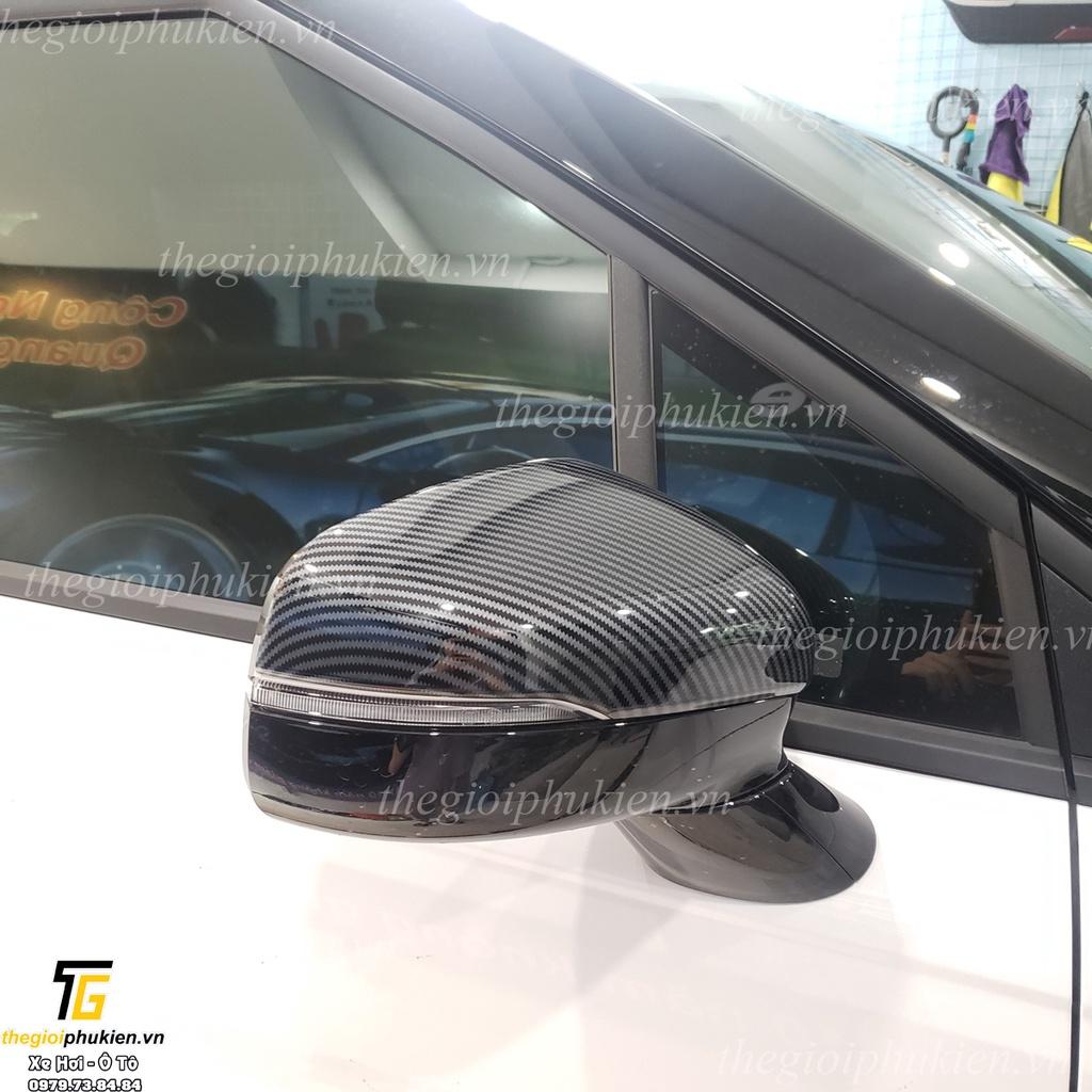 Hình ảnh Bộ ốp gương chiếu hậu Kia Carnival vân Carbon cap cấp