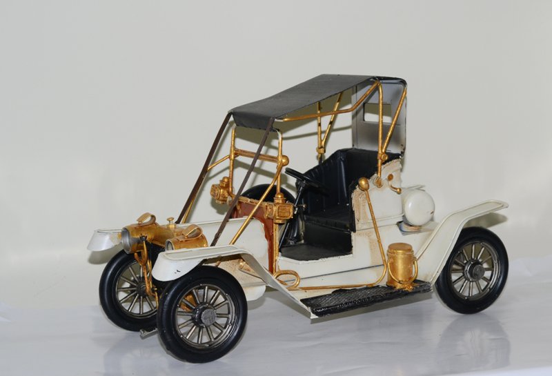 Mô hình xe hơi, xe ô tô cổ Châu Âu kim loại trưng bày/ Vintage Metal Car Handmade Decoration (1904E-7781)