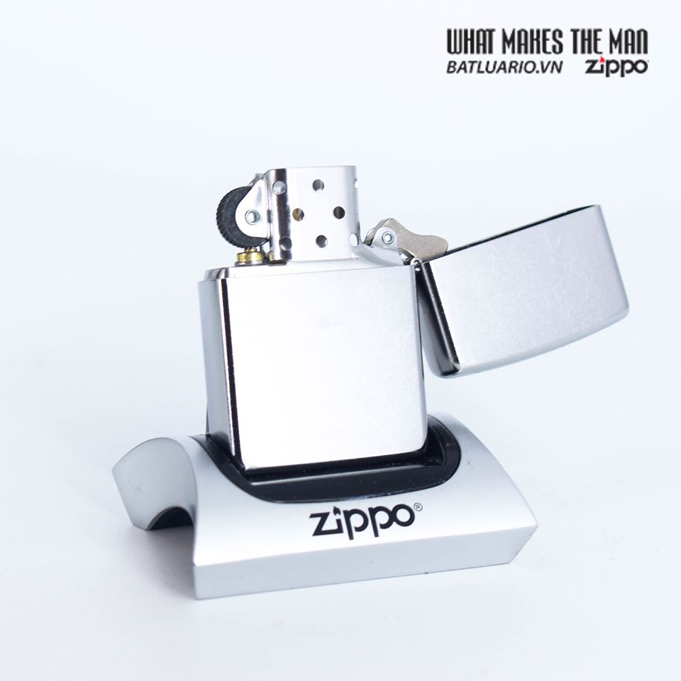 Bật Lửa Zippo 49137 – Zippo Zeus Design Street Chrome