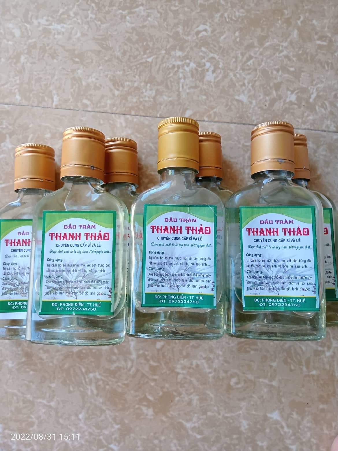 Dầu tràm Huế nguyên chất loại 1 ,chai 100ml , rất tốt cho trẻ nhỏ và người lớn , giúp thanh lọc không khí , xua đuổi các loại côn trùng chăm sóc và bảo vệ sức khỏe cho cả nhà