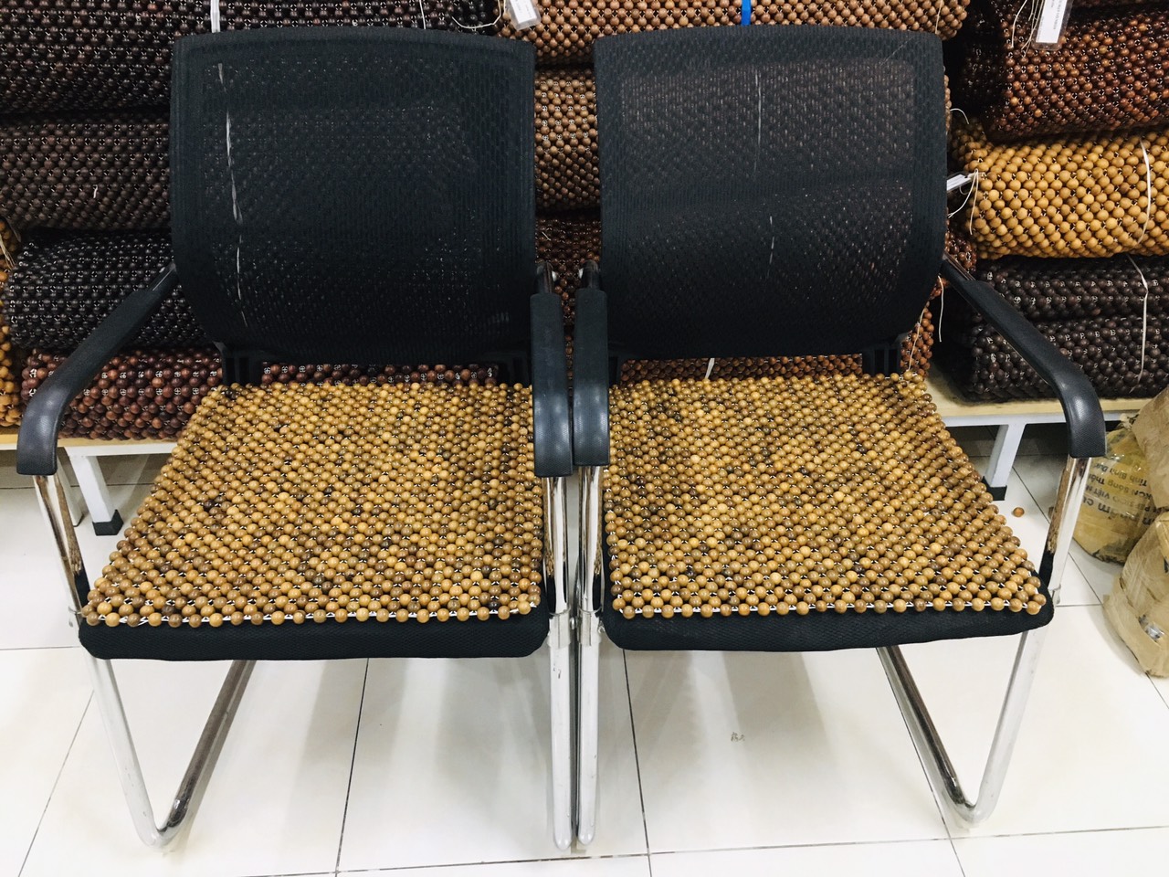 Đệm Lót Ghế Văn Phòng , Ghế Làm Việc Hạt Gỗ Bách Xanh
