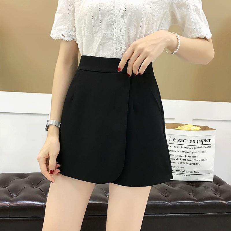 Quần giả váy nữ chữ A MADELA vạt chéo, vải dày dặn thoáng mát, phong cách trẻ trung năng động kết hợp được nhiều phong cách phù hợp mặc đi làm , đi chơi, đi học