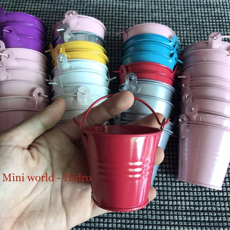 1 cái Xô thiếc mini trang trí nhà búp bê. Decor bàn làm việc. Đạo cụ chụp hình. 