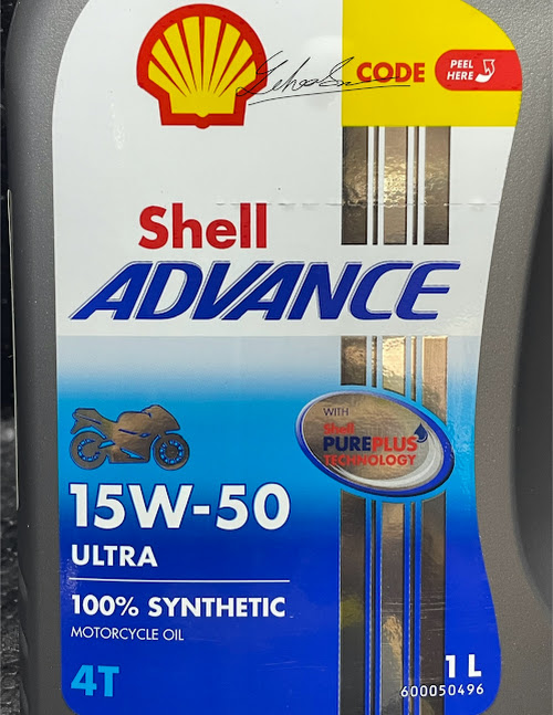 Shell ultra 15w-50. Bản cao cấp được Ducati khuyên dùng.